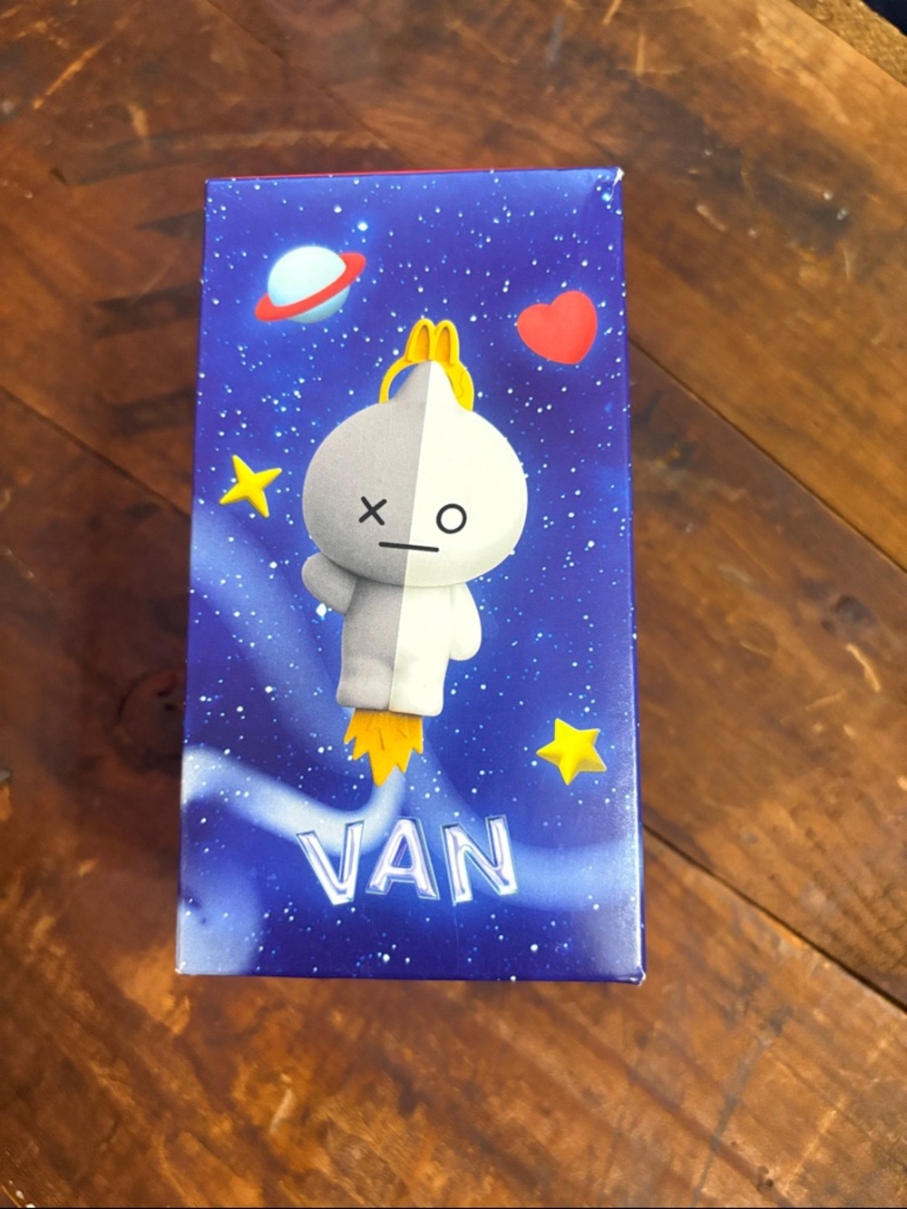 BT21 x McDonald’s Van new! 2026
